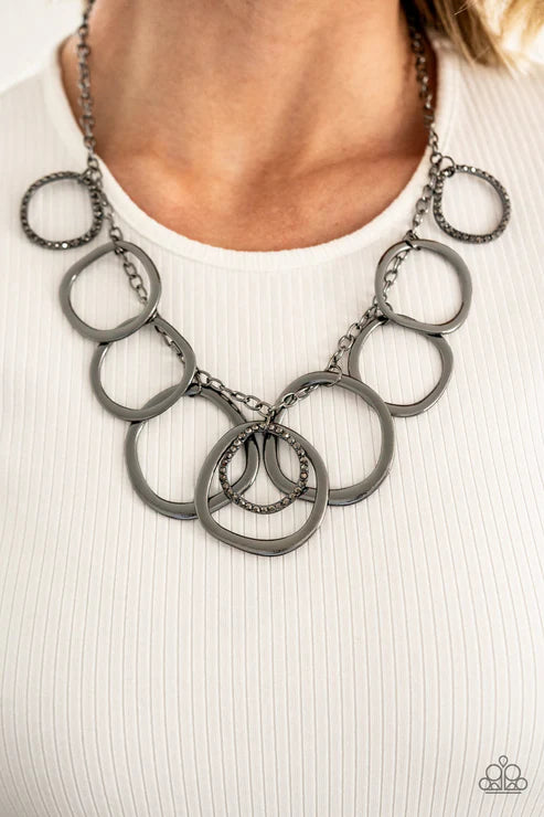 Dizzy With Desire Black Necklace